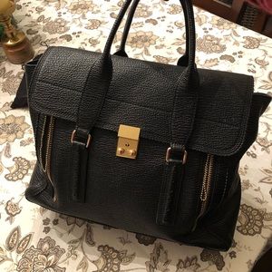 SOLD🌸 1st Edition Phillip Lim Pashli Large- Black